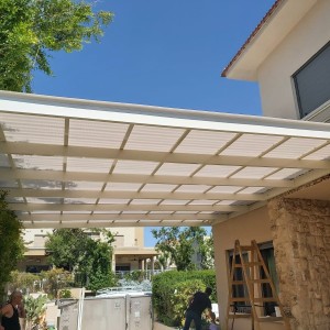 סגירת מרפסות בזכוכית